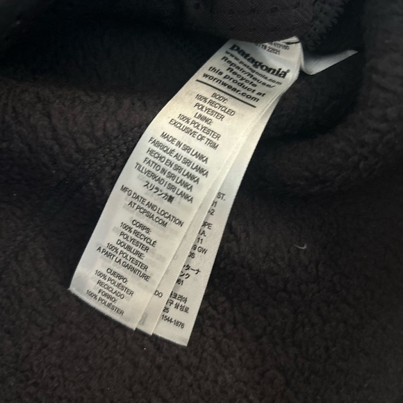 Patagonia Men's Black Fleece Vest - Picture 8 of 9